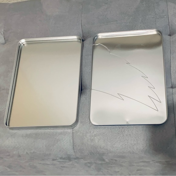 NFL OFFICIALLY LICENSED Eagles 2014 Season Tin Box with hologram NWT COLLECTIBLE - Picture 4 of 12